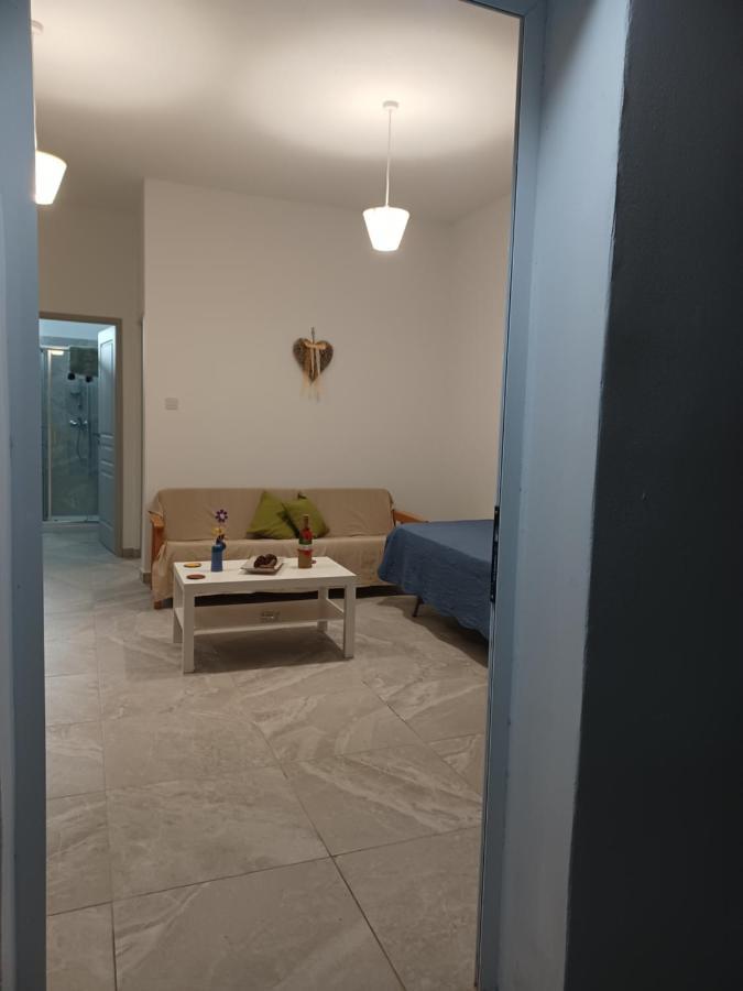 Andri' S Place Pafos Exterior foto